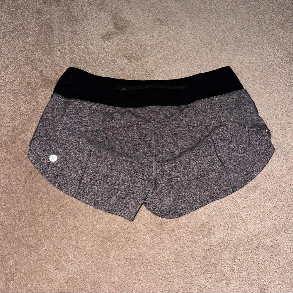 Lululemon speed up shorts gray 2.5” inseam low rise size 6